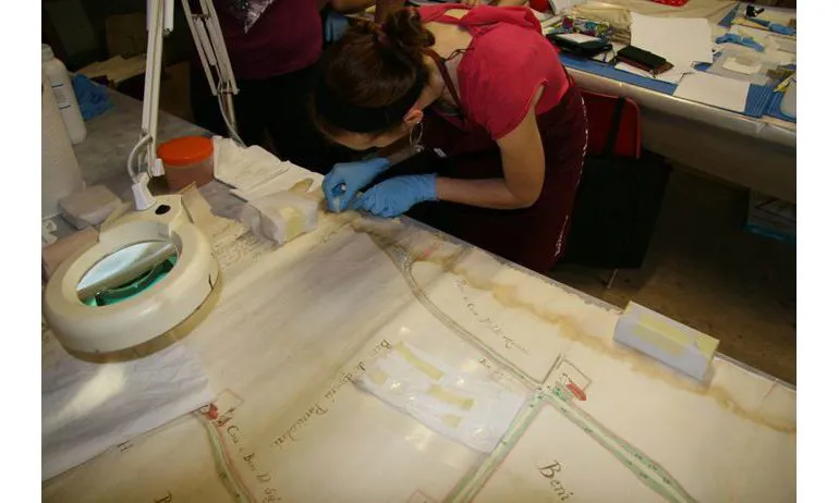 Pulitura e restauro mappa settecentesca